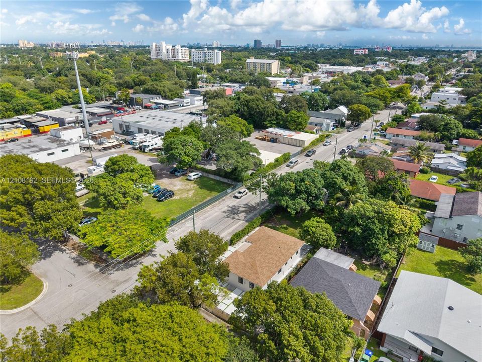 For Rent: $3,825 (3 beds, 2 baths, 1172 Square Feet)