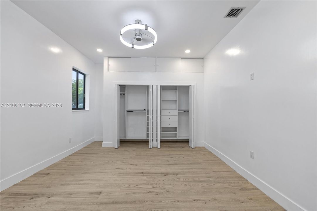 For Rent: $3,825 (3 beds, 2 baths, 1172 Square Feet)