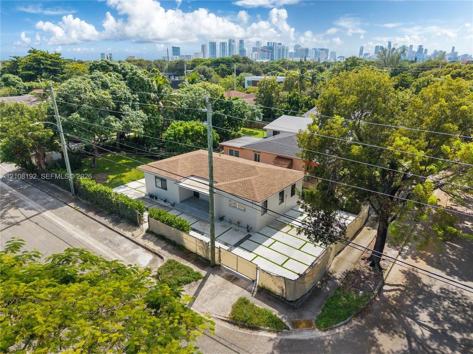 For Rent: $3,825 (3 beds, 2 baths, 1172 Square Feet)