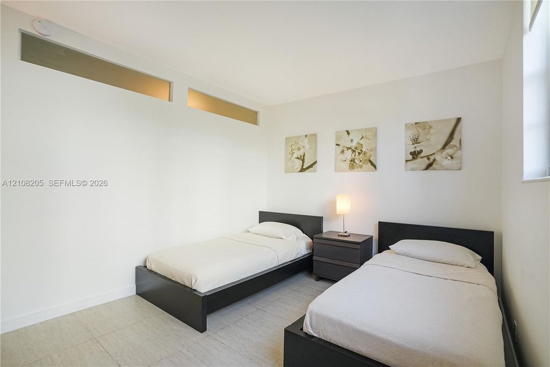 For Sale: $560,000 (2 beds, 2 baths, 1346 Square Feet)