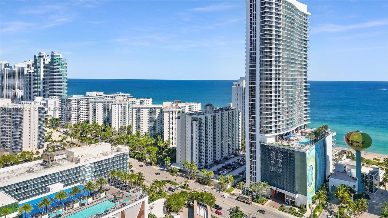 For Sale: $560,000 (2 beds, 2 baths, 1346 Square Feet)