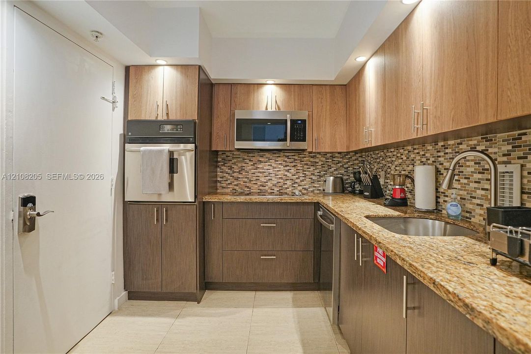 For Sale: $560,000 (2 beds, 2 baths, 1346 Square Feet)