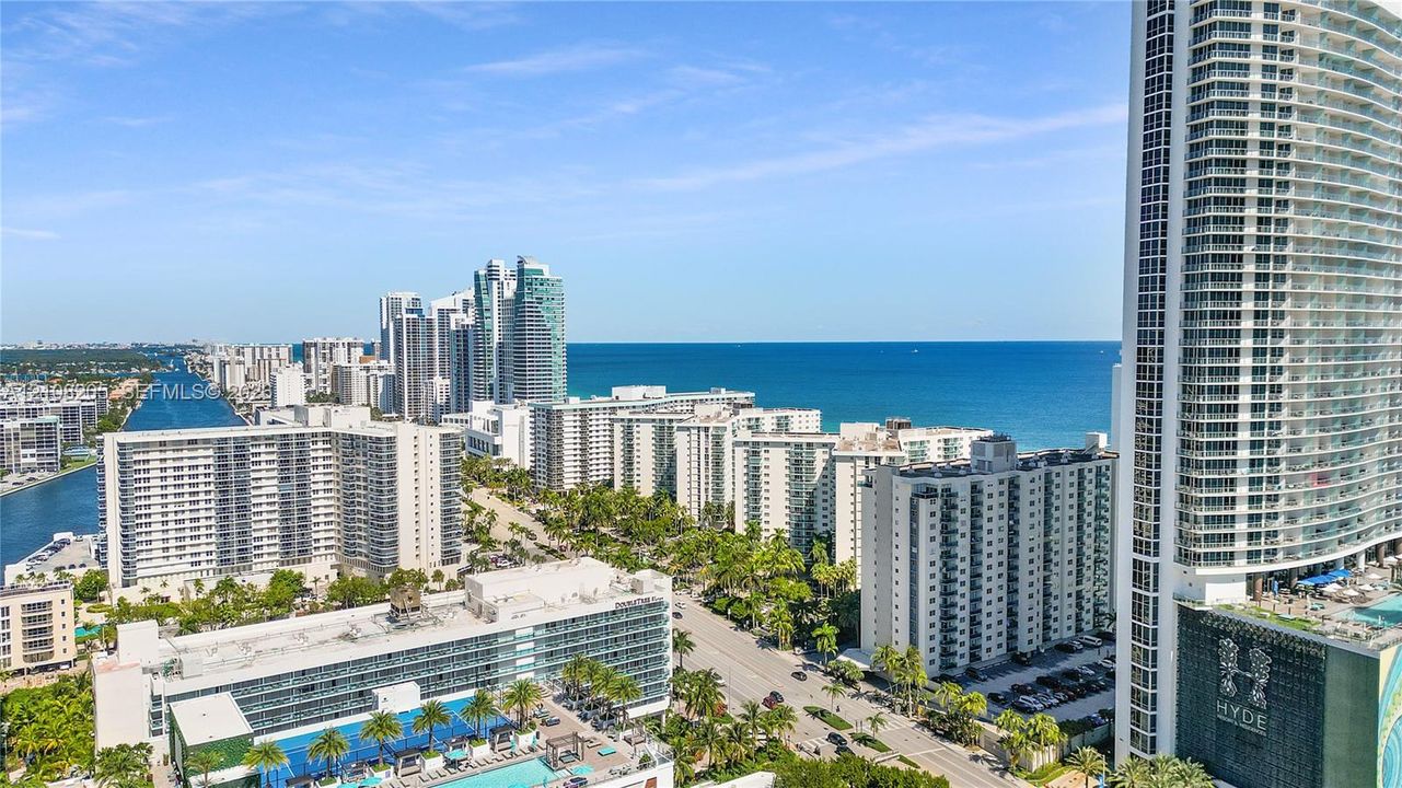 For Sale: $560,000 (2 beds, 2 baths, 1346 Square Feet)