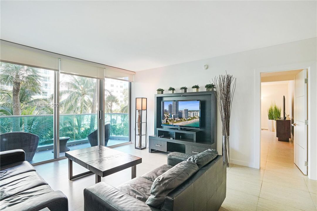 For Sale: $560,000 (2 beds, 2 baths, 1346 Square Feet)
