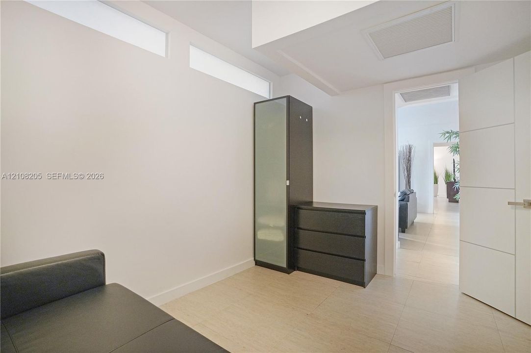 For Sale: $560,000 (2 beds, 2 baths, 1346 Square Feet)