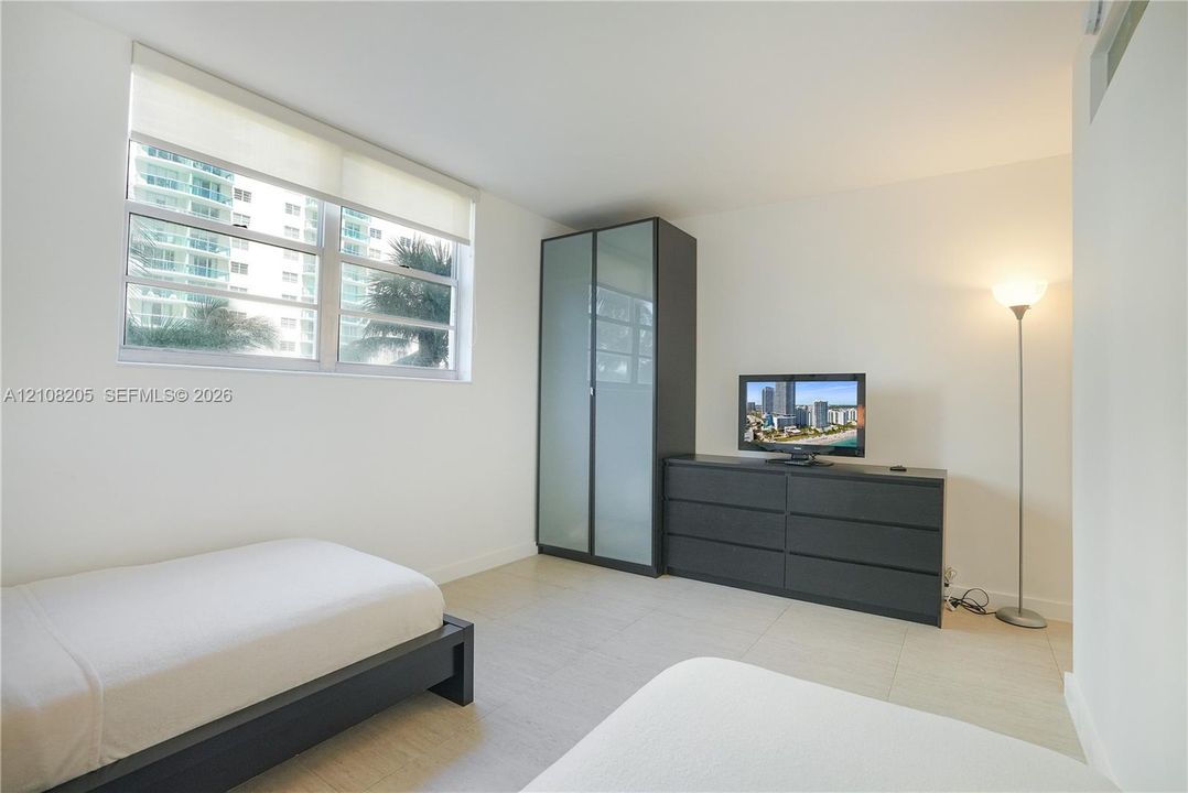 For Sale: $560,000 (2 beds, 2 baths, 1346 Square Feet)