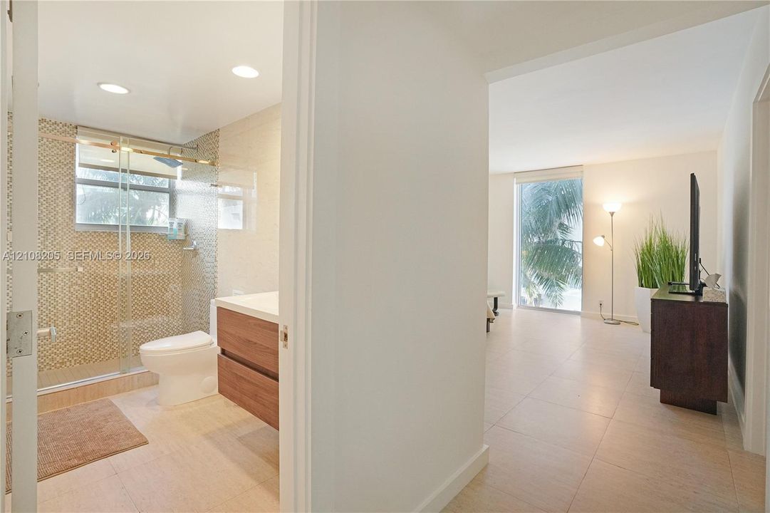 For Sale: $560,000 (2 beds, 2 baths, 1346 Square Feet)