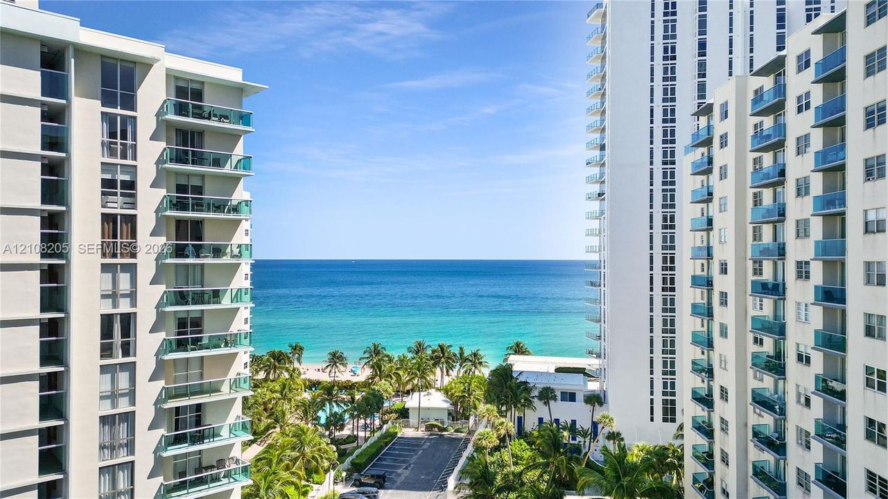 For Sale: $560,000 (2 beds, 2 baths, 1346 Square Feet)