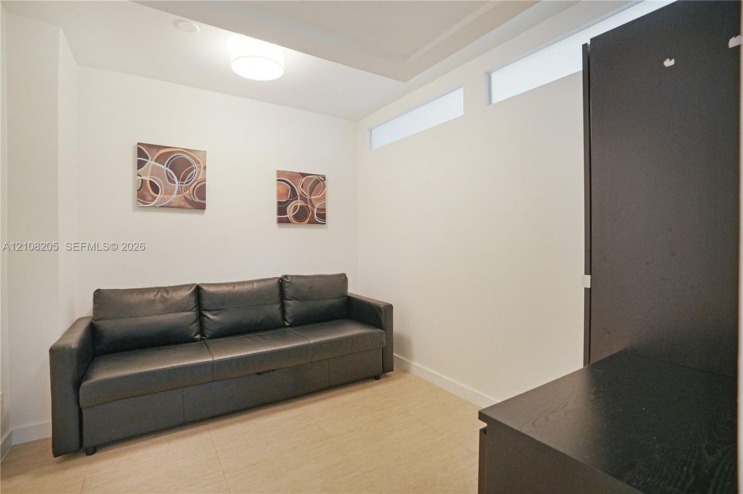 For Sale: $560,000 (2 beds, 2 baths, 1346 Square Feet)