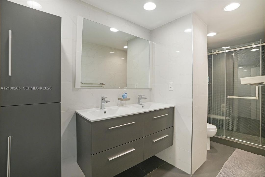 For Sale: $560,000 (2 beds, 2 baths, 1346 Square Feet)