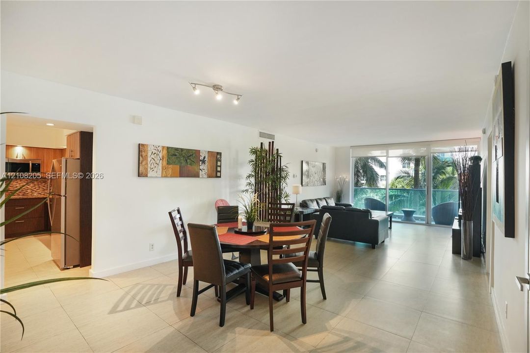 For Sale: $560,000 (2 beds, 2 baths, 1346 Square Feet)