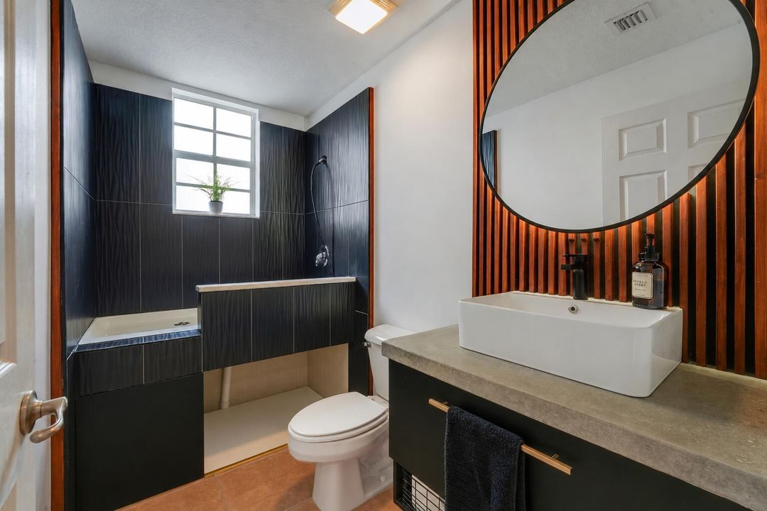 Floor 1 Bath (Dog Wash Shower EZ convert