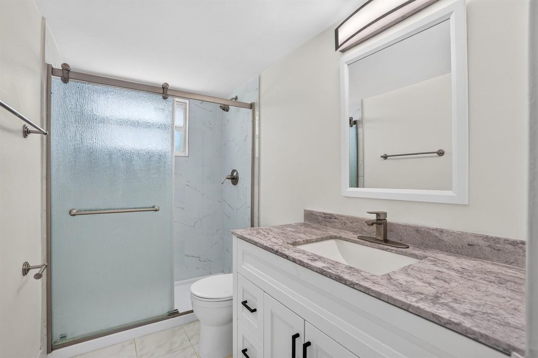 Horizon 404 BATHROOM