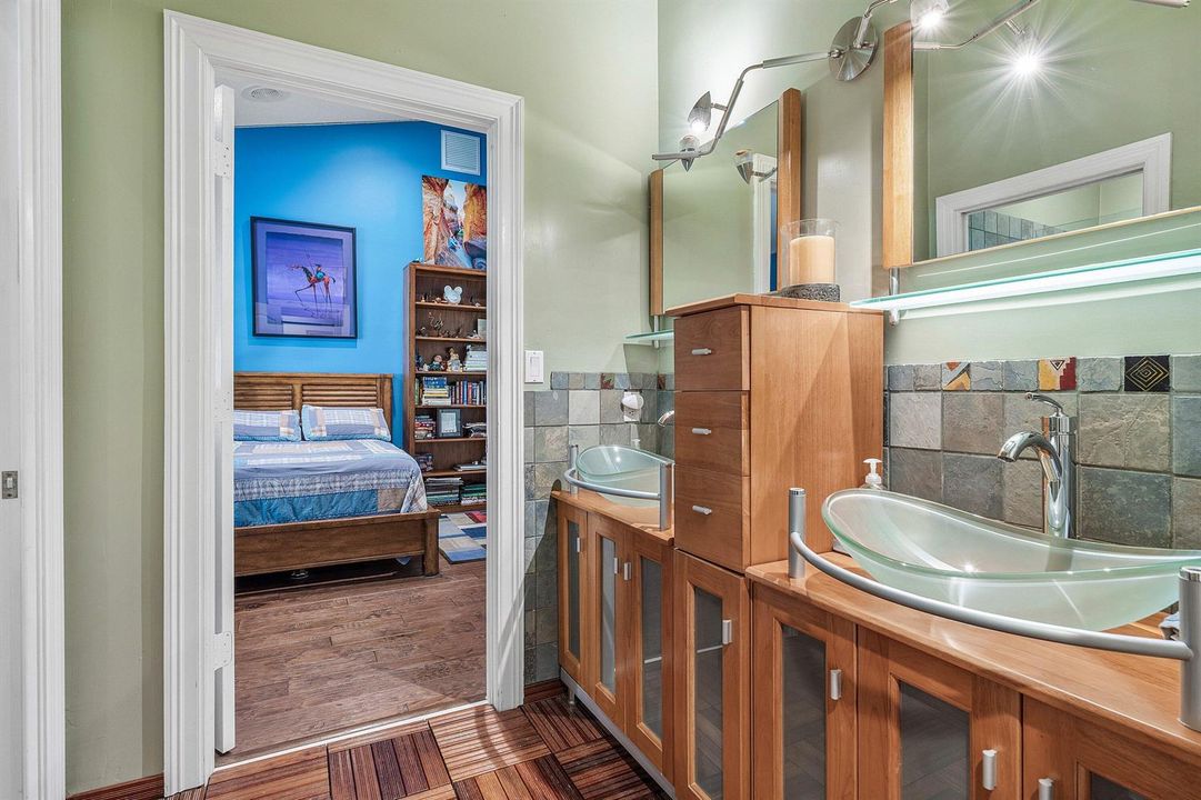 Jack-n-Jill Bathroom