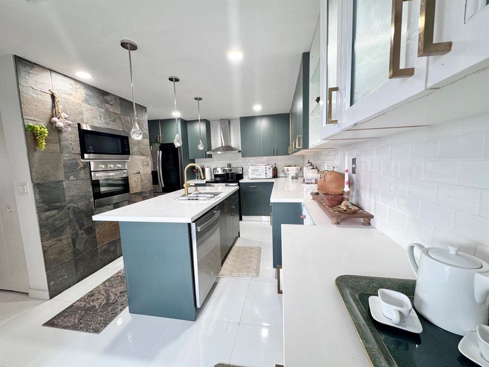 Slate wall, built-in microwave and oven