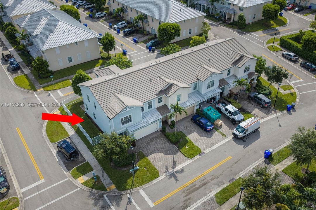 For Rent: $4,300 (3 beds, 2 baths, 2035 Square Feet)