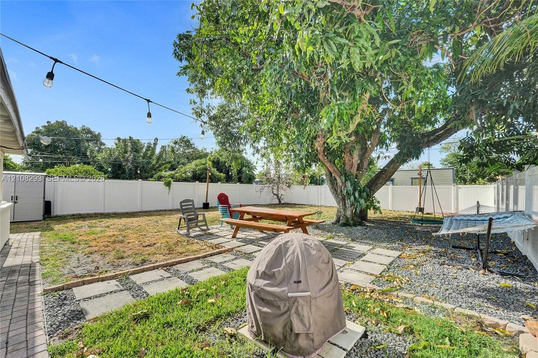В аренду: $2,600 (2 спален, 1 ванн, 1030 Квадратных фут)
