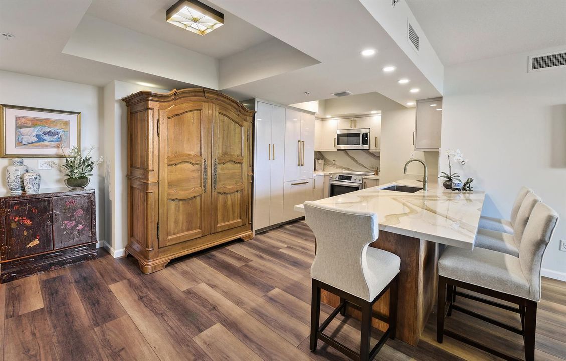 403 S Sapodilla Ave 501
