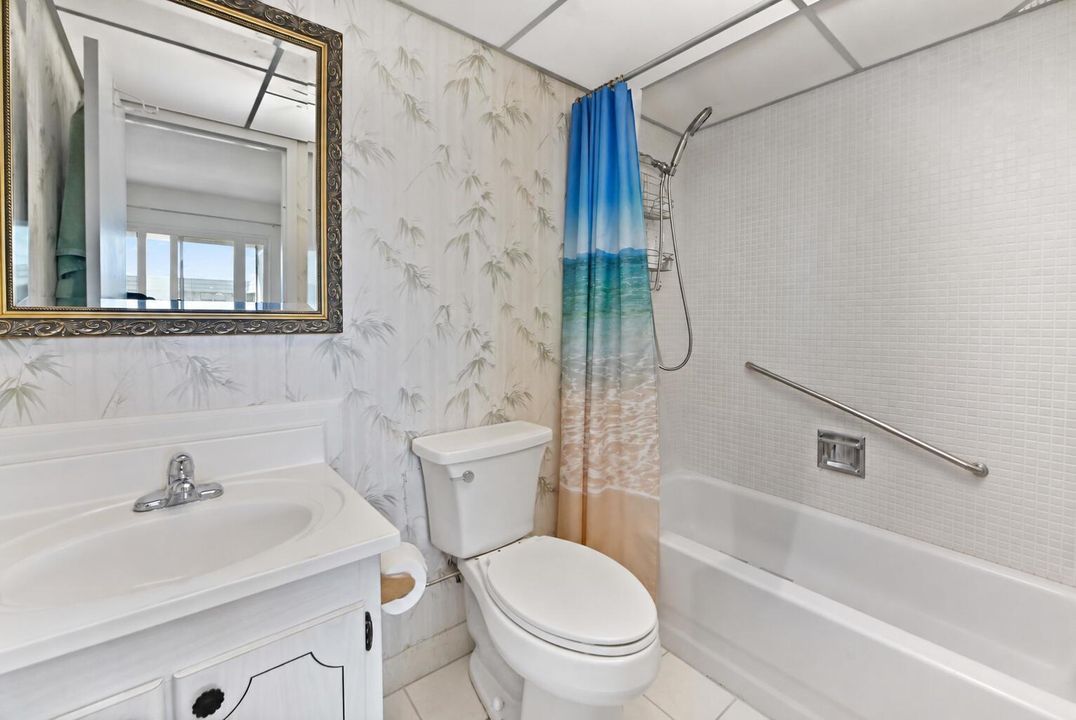 09 - 10 Bathroom 01