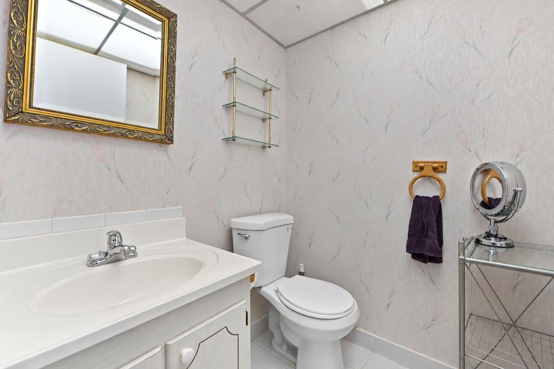 10 - 14 Bathroom 01