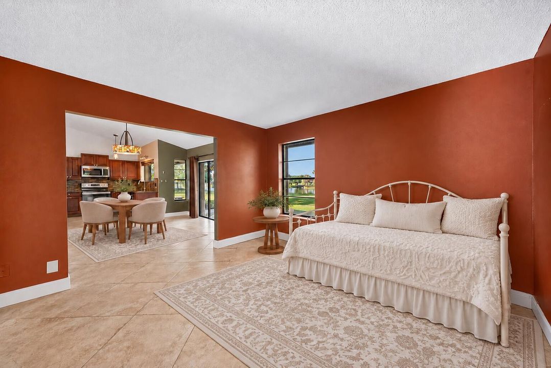 Second bedroom2
