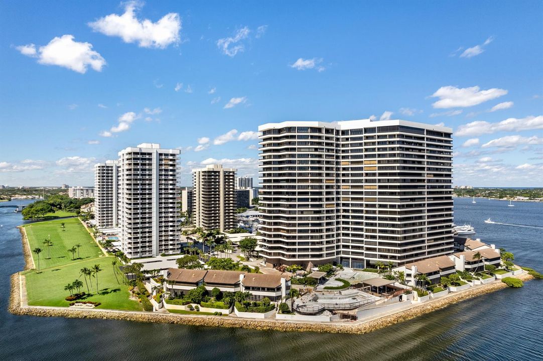 LakePoint Tower 100