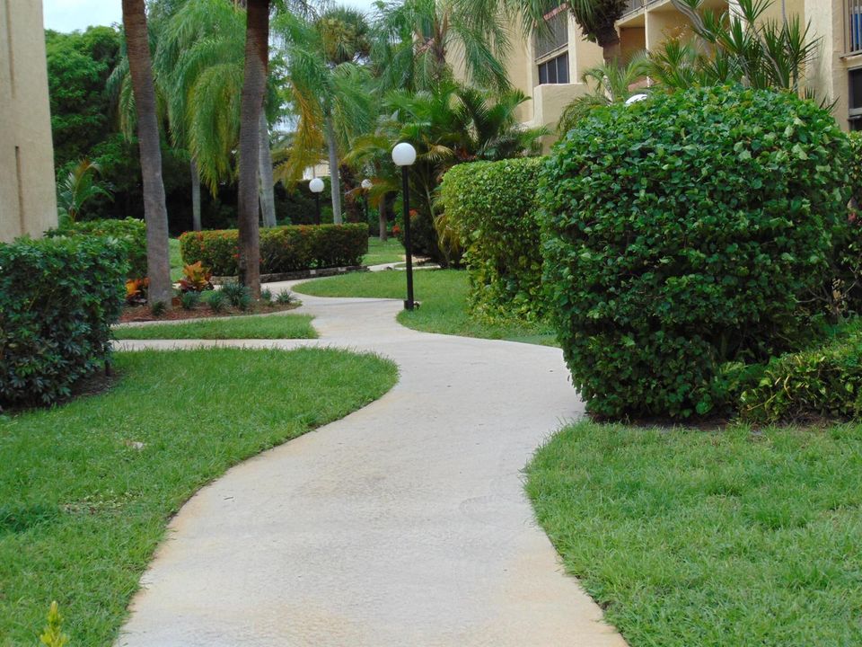 PATHWAY TO LOBBY