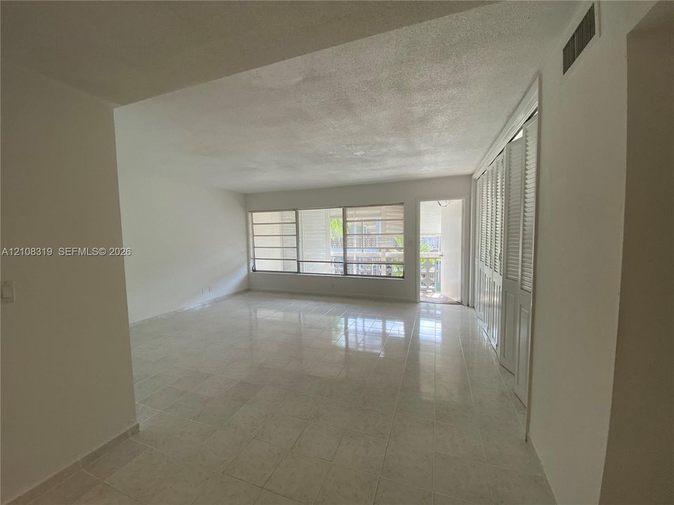 В аренду: $1,770 (2 спален, 2 ванн, 1008 Квадратных фут)