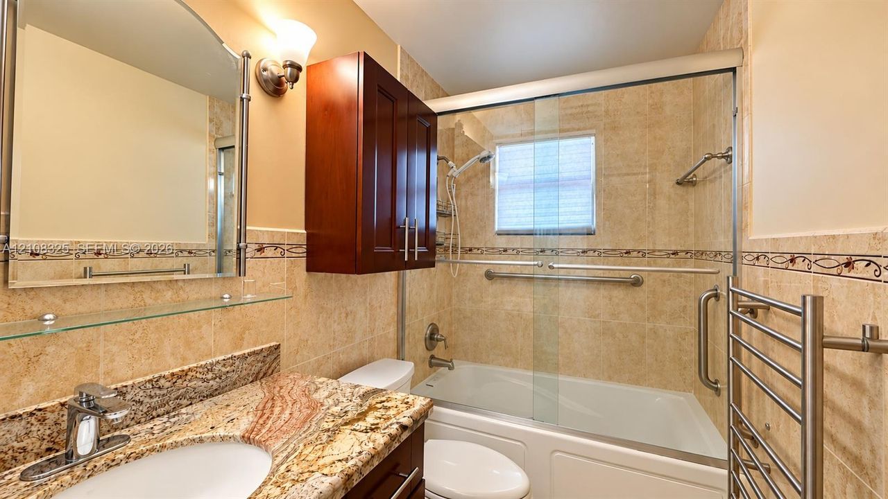 En Venta: $690,000 (3 camas, 2 baños, 1672 Pies cuadrados)