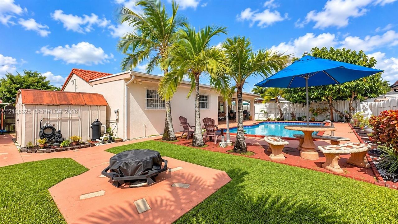 En Venta: $690,000 (3 camas, 2 baños, 1672 Pies cuadrados)