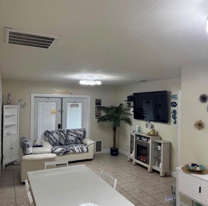 2009 Living Room