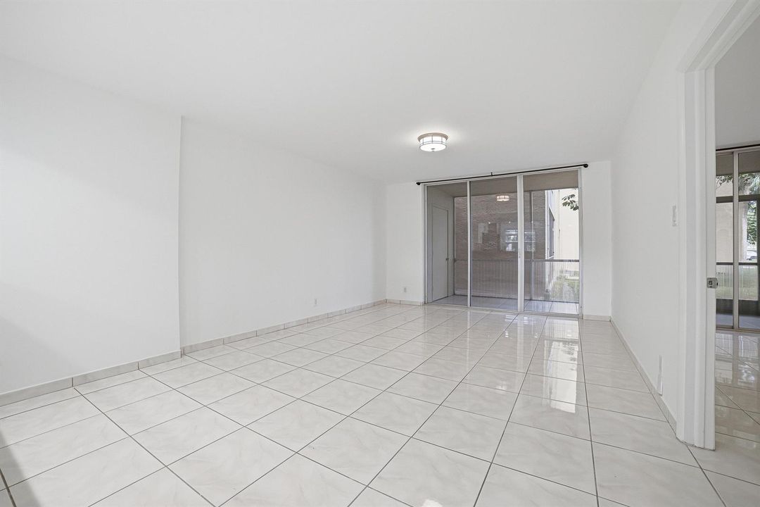 14-Livingroom