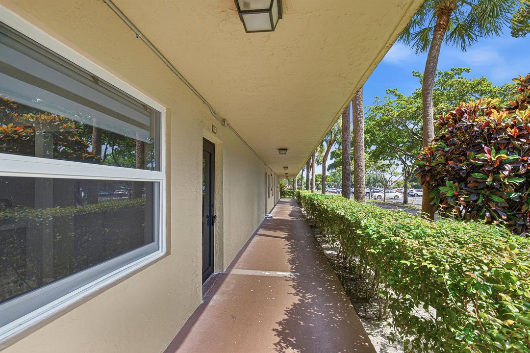 06-Front Door