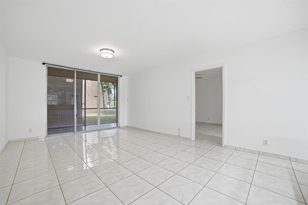 15-Livingroom-B