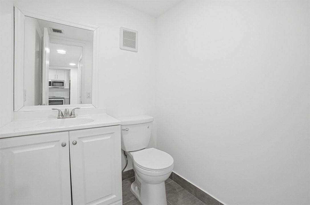13-Bathroom
