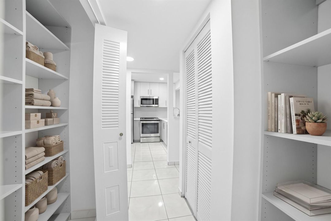 12-Hallway-Closet stg