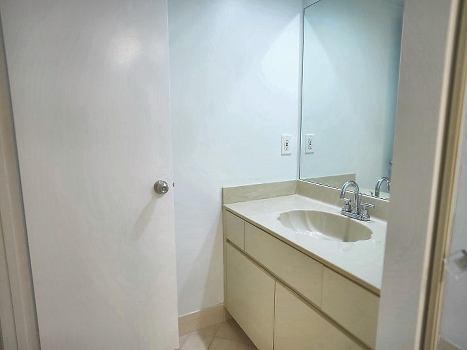 2nd bathroom
