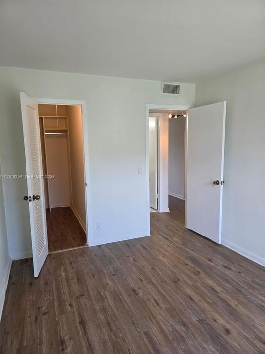 For Sale: $138,900 (2 beds, 1 baths, 819 Square Feet)