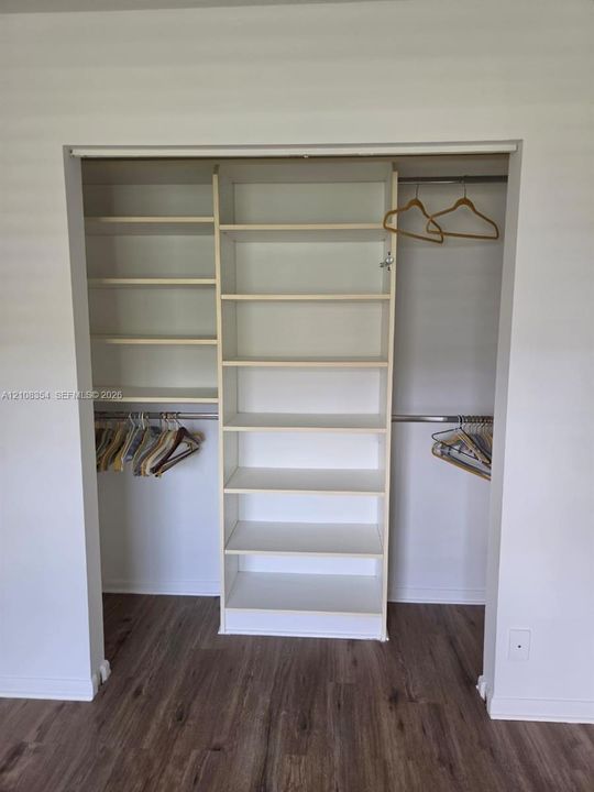For Sale: $138,900 (2 beds, 1 baths, 819 Square Feet)