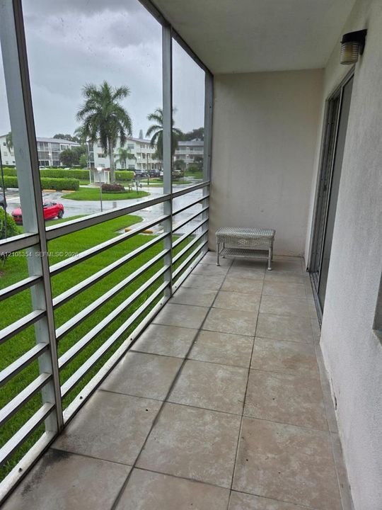 For Sale: $138,900 (2 beds, 1 baths, 819 Square Feet)