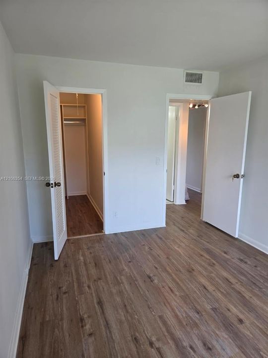 For Sale: $138,900 (2 beds, 1 baths, 819 Square Feet)