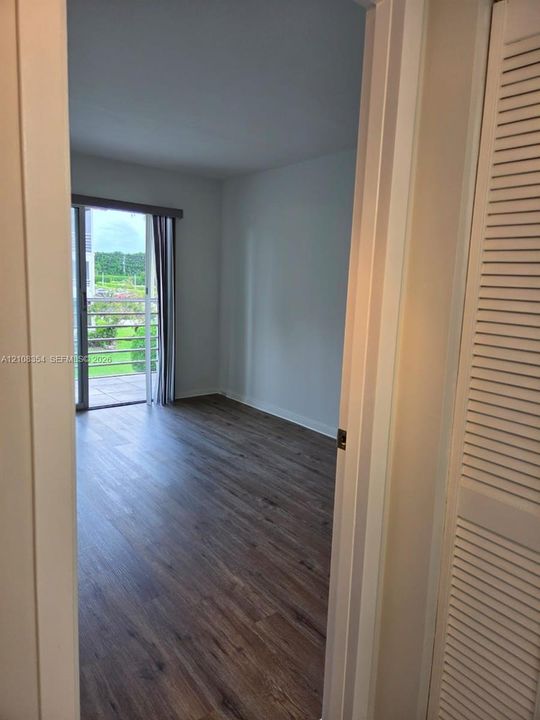 For Sale: $138,900 (2 beds, 1 baths, 819 Square Feet)