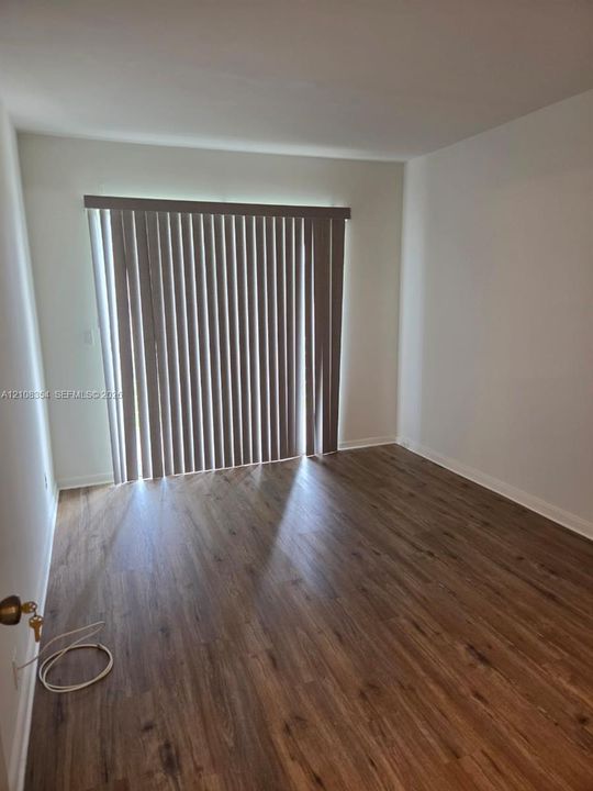 For Sale: $138,900 (2 beds, 1 baths, 819 Square Feet)