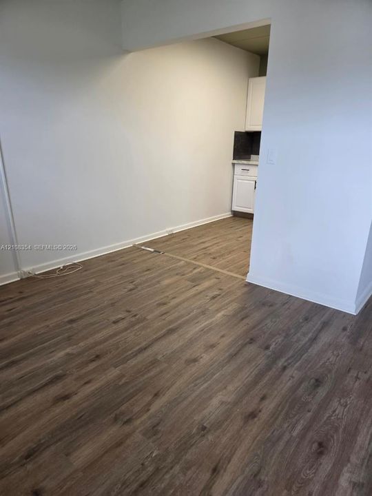 For Sale: $138,900 (2 beds, 1 baths, 819 Square Feet)