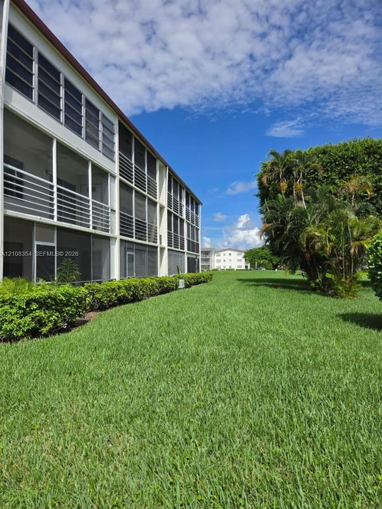 For Sale: $138,900 (2 beds, 1 baths, 819 Square Feet)