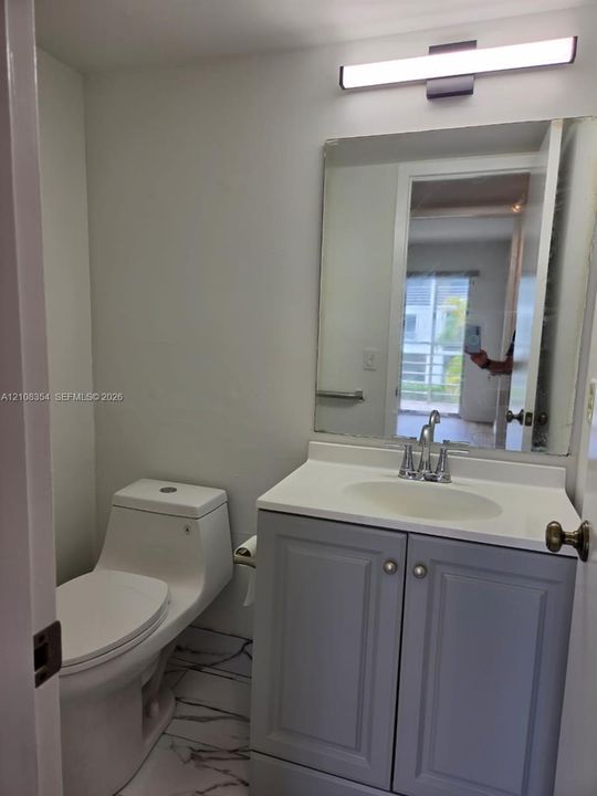 For Sale: $138,900 (2 beds, 1 baths, 819 Square Feet)