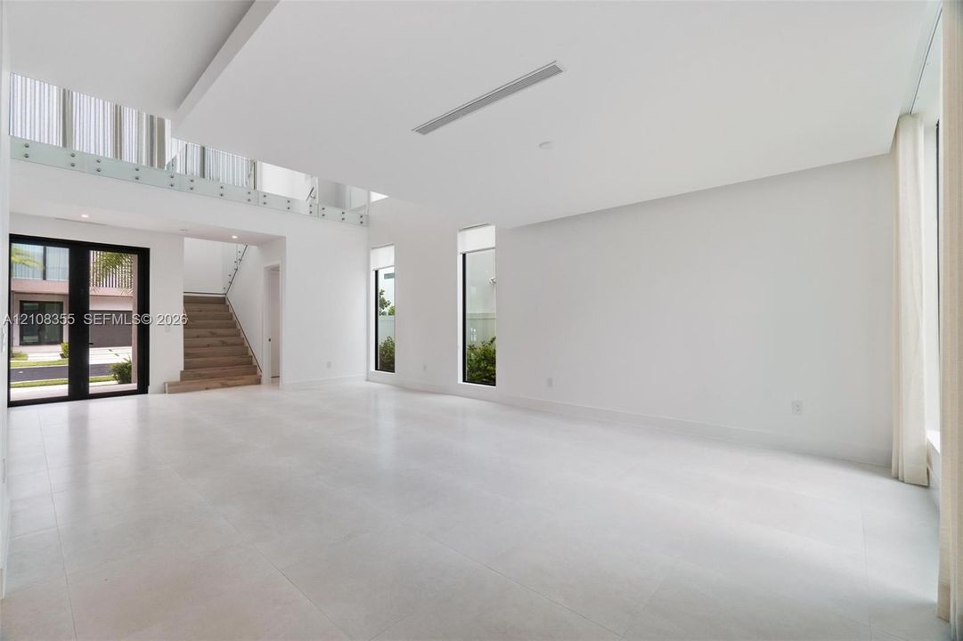 В аренду: $15,000 (5 спален, 5 ванн, 4067 Квадратных фут)