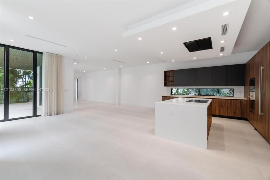 В аренду: $15,000 (5 спален, 5 ванн, 4067 Квадратных фут)