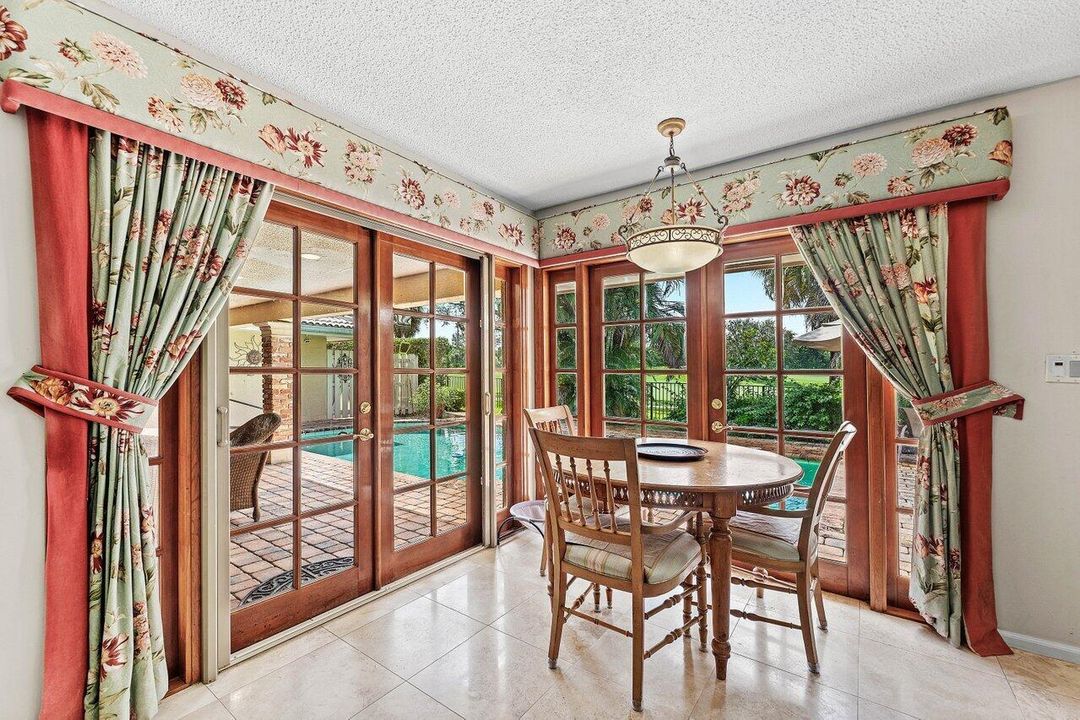 011-16821RoseAppleDrive