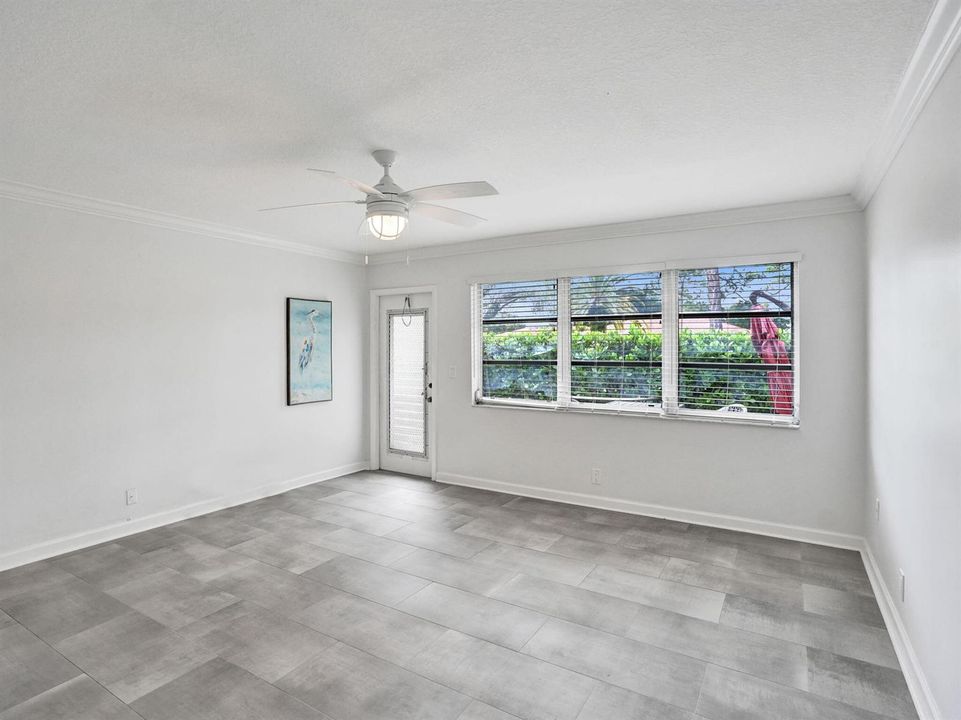 MAIN BEDROOM OUT TO BACK PATIO